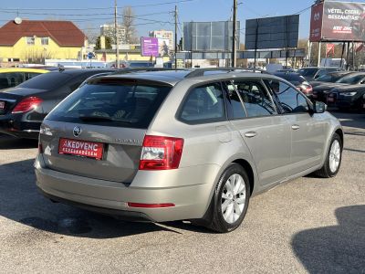 SKODA OCTAVIA Combi 1.6 CR TDI Style Áfás! M.o.-i. 1.tul. Tempomat Ülésfűtés Tolatóradar Carplay Téli-nyári kerék!