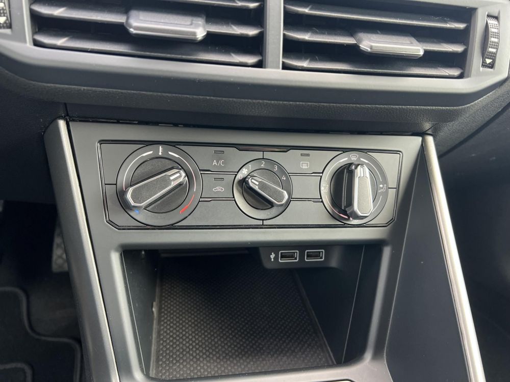 VOLKSWAGEN POLO VI 1.6 TDI SCR Comfortline Klíma Tempomat Navi Bluetooth 4 évszakos gumik!