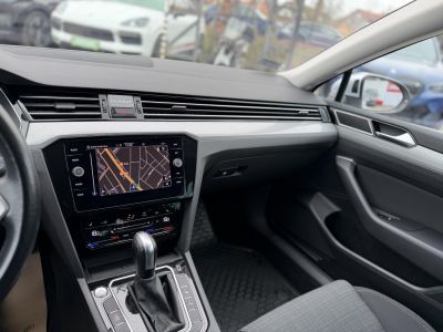 VOLKSWAGEN PASSAT Variant 2.0 TDI SCR Business DSG Szervizelt el.2t vonóhorog vez.ülés masszírozás