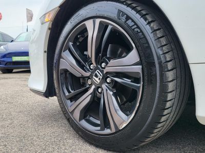 HONDA CIVIC 1.0 T Elegance Navi M.o.i. 1.tul. Márkaszervizelt! 150e km-ig garanciális!