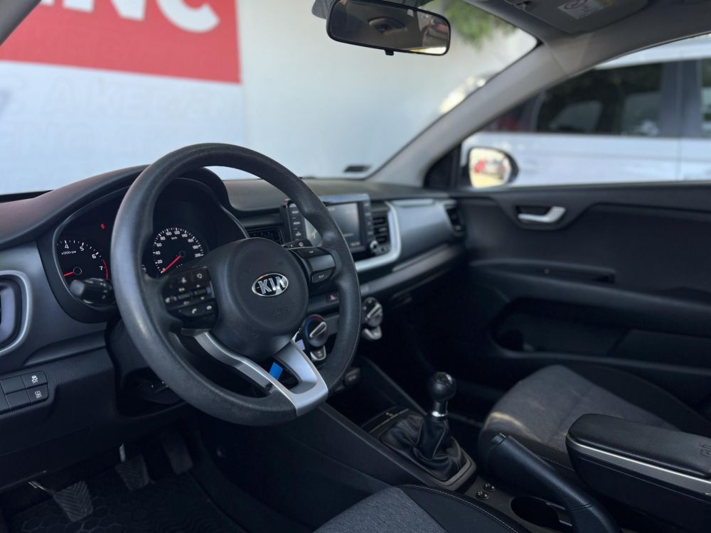 KIA STONIC 1.25 MPI Style 63e km. Magyarországi. Gyári fényezés. Végig vezetett szervizkönyv!