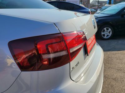 VOLKSWAGEN JETTA VI 1.4 TSI BMT Trendline DSG M.o.-i. 1.tul. Tempomat Navi Ülésfűtés PDC Megkímélt! 88e km!