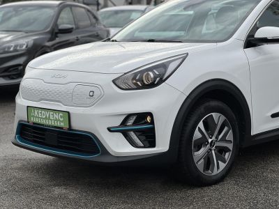 KIA NIRO e-Niro 64kWh Silver 455 km wltp hatótáv. carplay. tempomat. vezetéstámogató rendszerek!
