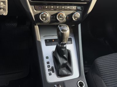 SKODA OCTAVIA 1.6 CR TDI Elegance DSG Magyarországi Xenon Tempomat Navi Ülésfűtés Digitklíma