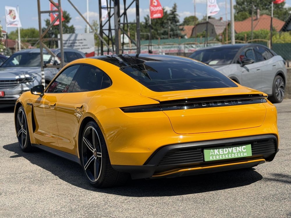 PORSCHE TAYCAN 4S Battery plus. 73e km. ülésszellőztetés. masszázs. légrugó. passenger DISPLAY!