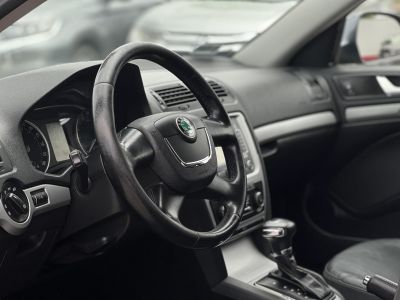 SKODA OCTAVIA Combi 2.0 TDI Ambiente DSG Tempomat Ülésfűtés Bluetooth Navigáció!