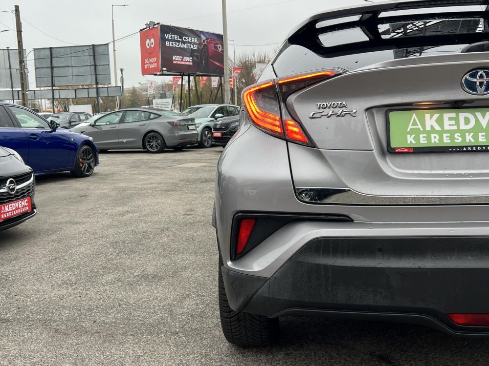 TOYOTA C-HR 1.8 Hybrid Executive e-CVT JBL LED Tempomat Bluetooth Sávtartó Holttér Keyless!