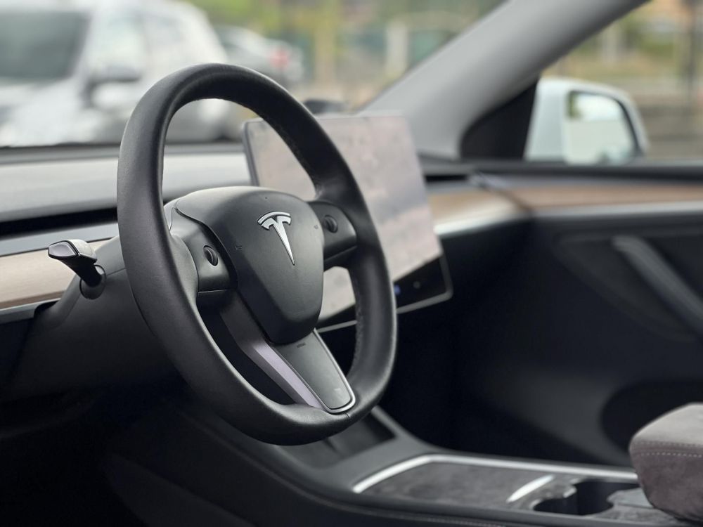 TESLA MODEL Y Performance AWD (Automata) 138e km. AMD Ryzen. mátrix LED. hőszivattyú. garanciális. 8db kerék. (19-21)