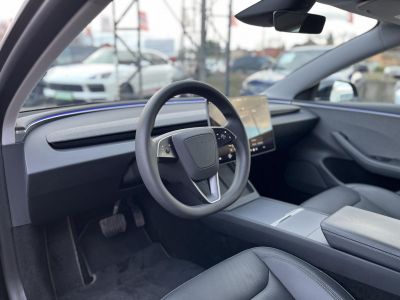 TESLA MODEL 3 RWD (Automata) HIGHLAND 27e km. AMD Ryzen. Gyári garancia 2032-ig. 500km hatótáv!