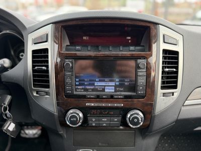 MITSUBISHI PAJERO 3.2 DI-D Instyle Navi (Automata) 117e km. M.o.-i. napfénytető. felező váltó. fakormány. megkímélt állapot!