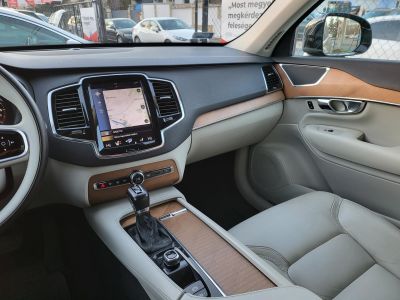 VOLVO XC90 2.0 [D5] Momentum Geartronic LED Tempomat Navi Holttér Keyless Memória Vajbőr Ülésfűtés Vonóhorog!