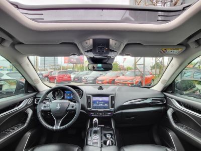 MASERATI LEVANTE 3.0 D V6 (Automata) LED Panorámatető Harman/Kardon Üléshűtés 360kamera 2.7T vonóhorog