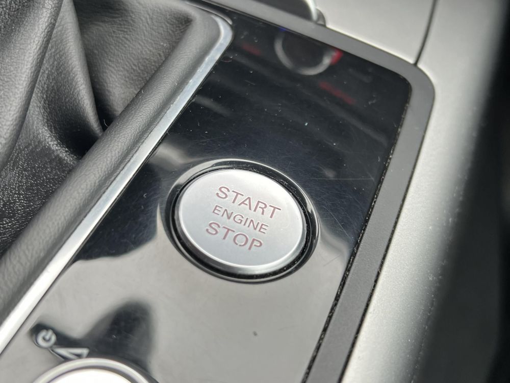 AUDI A6 Avant 2.0 TFSI multitronic ACC Xenon Navi Memória Kamera Vezetett szervizkönyv!