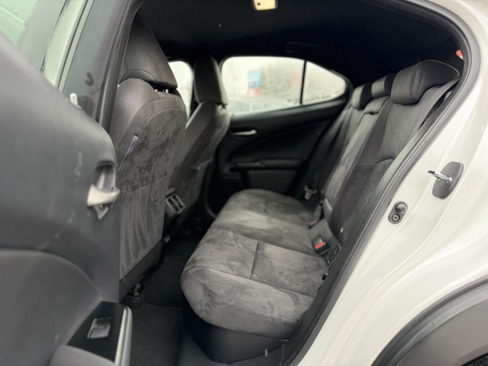 LEXUS UX 250h Comfort CVT 113e km. LED Tempomat Navi Sávtartó Bluetooth Kamera Keyless