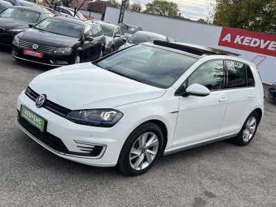 VOLKSWAGEN GOLF VII 1.4 TSI GTE Plug-In-Hybrid DSG Napfénytető. Zöld rendszám. 2 gyári töltőkábel. Friss olaj szerviz!