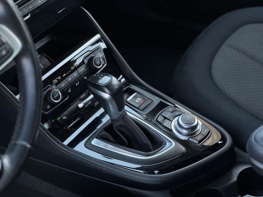 BMW 218i Advantage (Automata) Active Tourer 70e km. tempomat. ülésfűtés. keyless. kamera. 2 gyári kulcs!