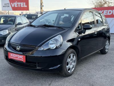 HONDA JAZZ 1.2 S Cool Nincs extra. Nincs csicsa. Csak egy megbízható autó!