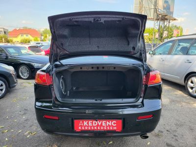 MITSUBISHI LANCER 1.8 Invite CVT Rockford Fosgate HIFI Tempomat Navi Kamera Ülésfűtés Vezetett szervizkönyv!