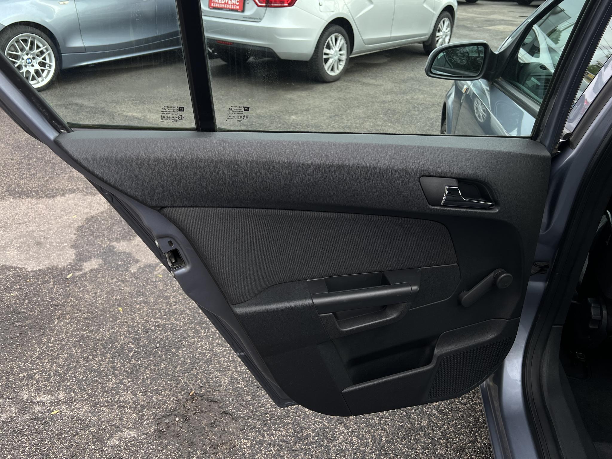 OPEL ASTRA H 1.6 Enjoy 161e km. Magyarországi. Klíma. Váltózár. 2 gyári kulcs!