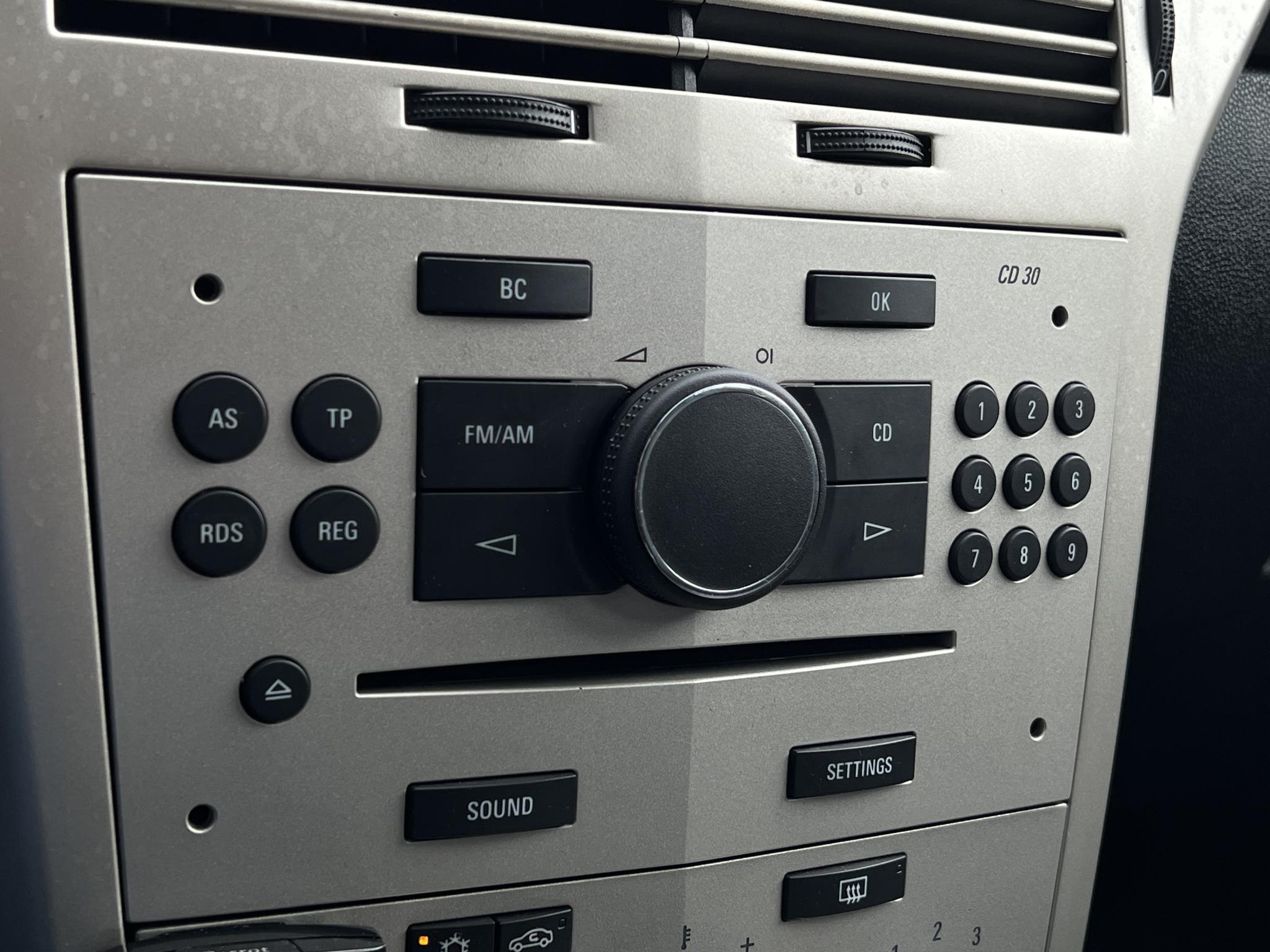 OPEL ASTRA H 1.6 Enjoy 161e km. Magyarországi. Klíma. Váltózár. 2 gyári kulcs!