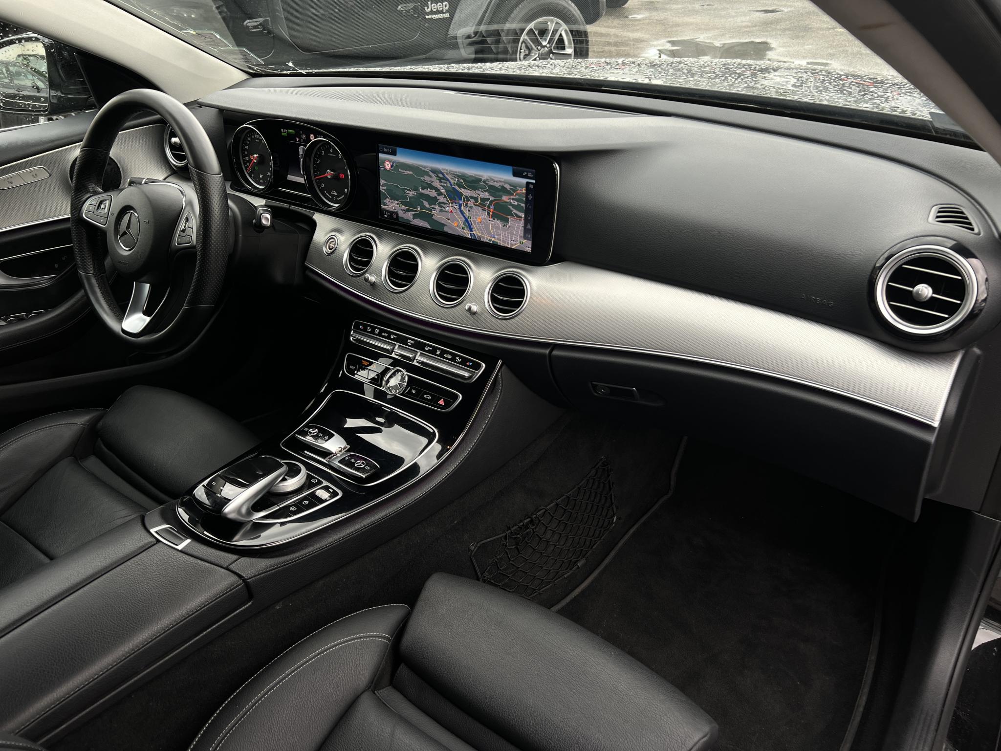 MERCEDES-BENZ E 350 e 9G-TRONIC 150e km. Bőr belső. kamera. frissen szervizelt