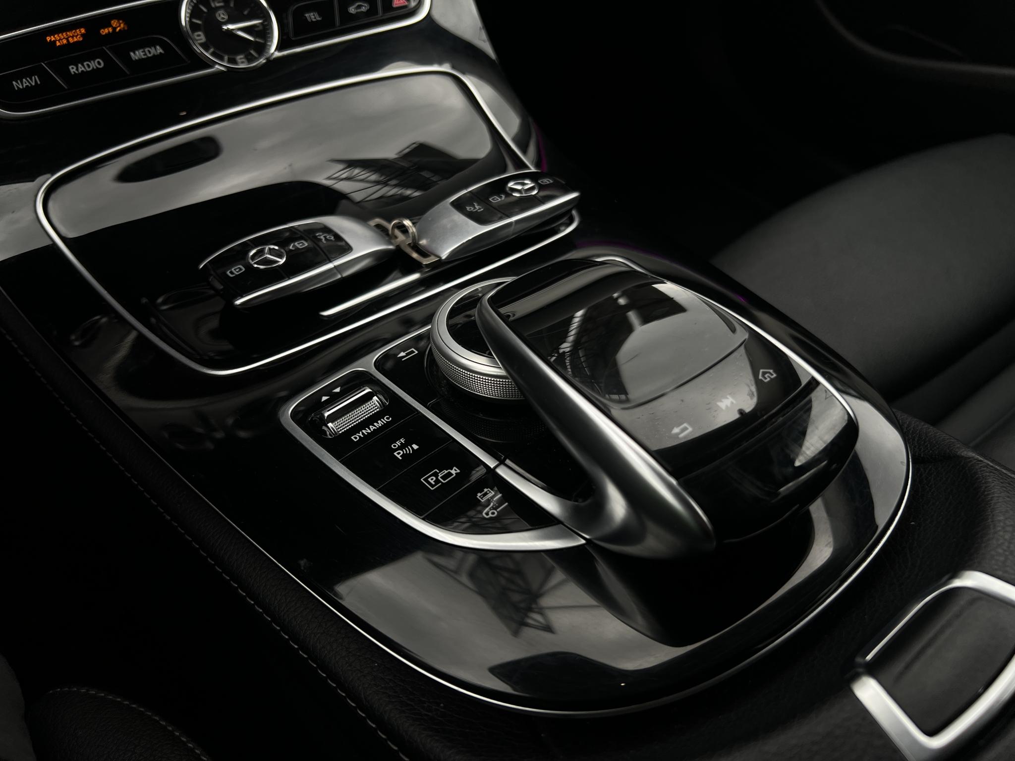 MERCEDES-BENZ E 350 e 9G-TRONIC 150e km. Bőr belső. kamera. frissen szervizelt