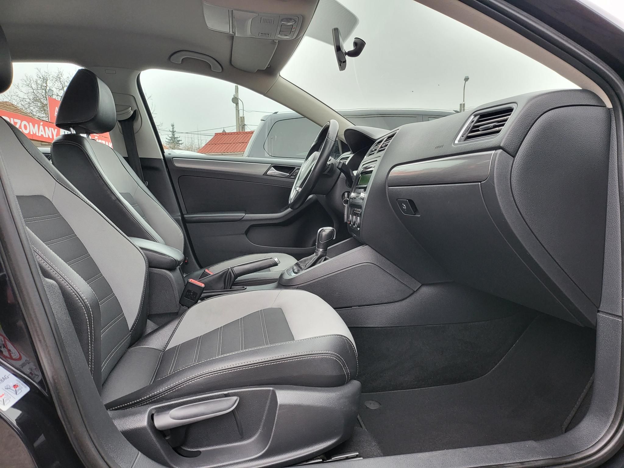 VOLKSWAGEN JETTA 1.4 TSI BMT Highline DSG Magyarországi Tempomat Ülésfűtés Frissen szervizelt!