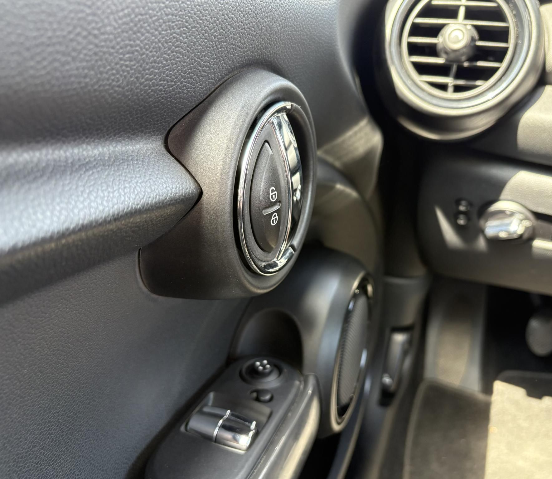 MINI MINI ONE 1.5D 70 KW (95LE) Faceliftes modell!