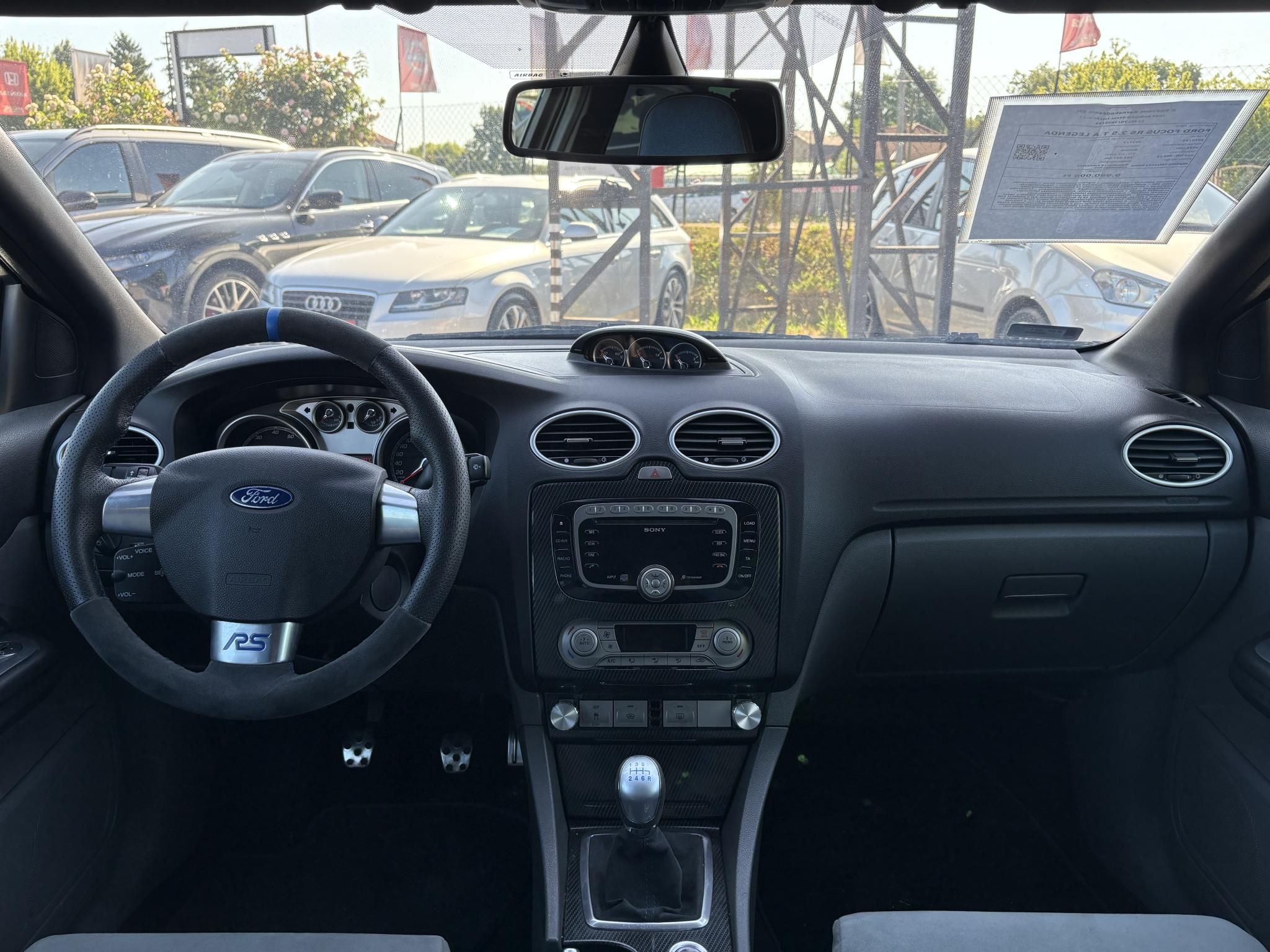 FORD FOCUS RS 2.5 T Értékes kiegészítőkkel