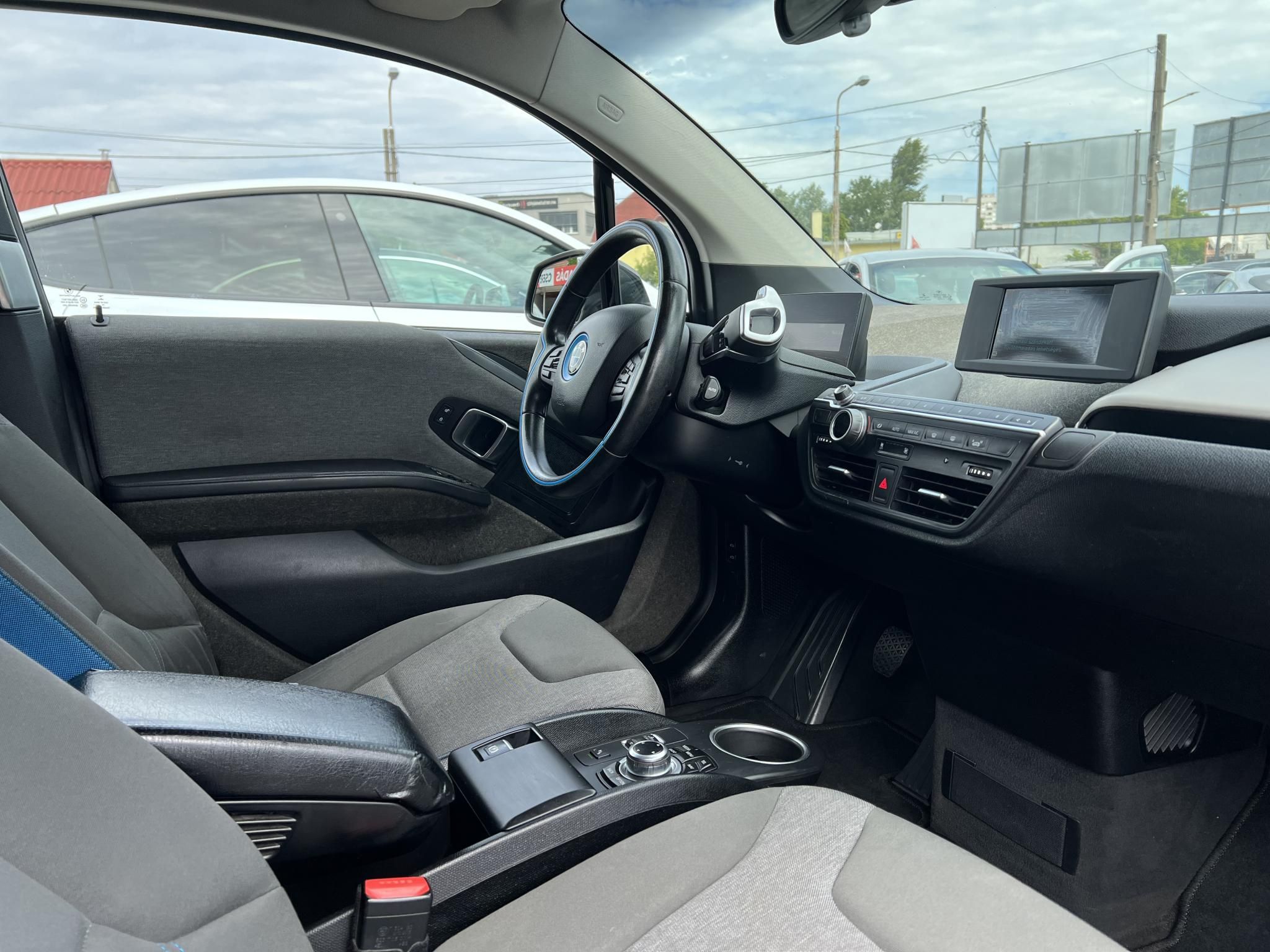 BMW I3 (Automata) 60Ah 100e km. Frissen szervizelt!