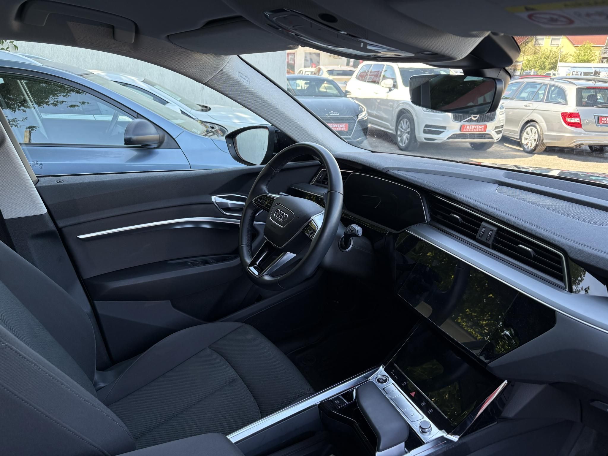 AUDI E-TRON 50 Advanced quattro (Automata) 30e km. LED Ülésfűtés Virtual Cockpit Kamera Keyless Navi 2 gyári kulcs!