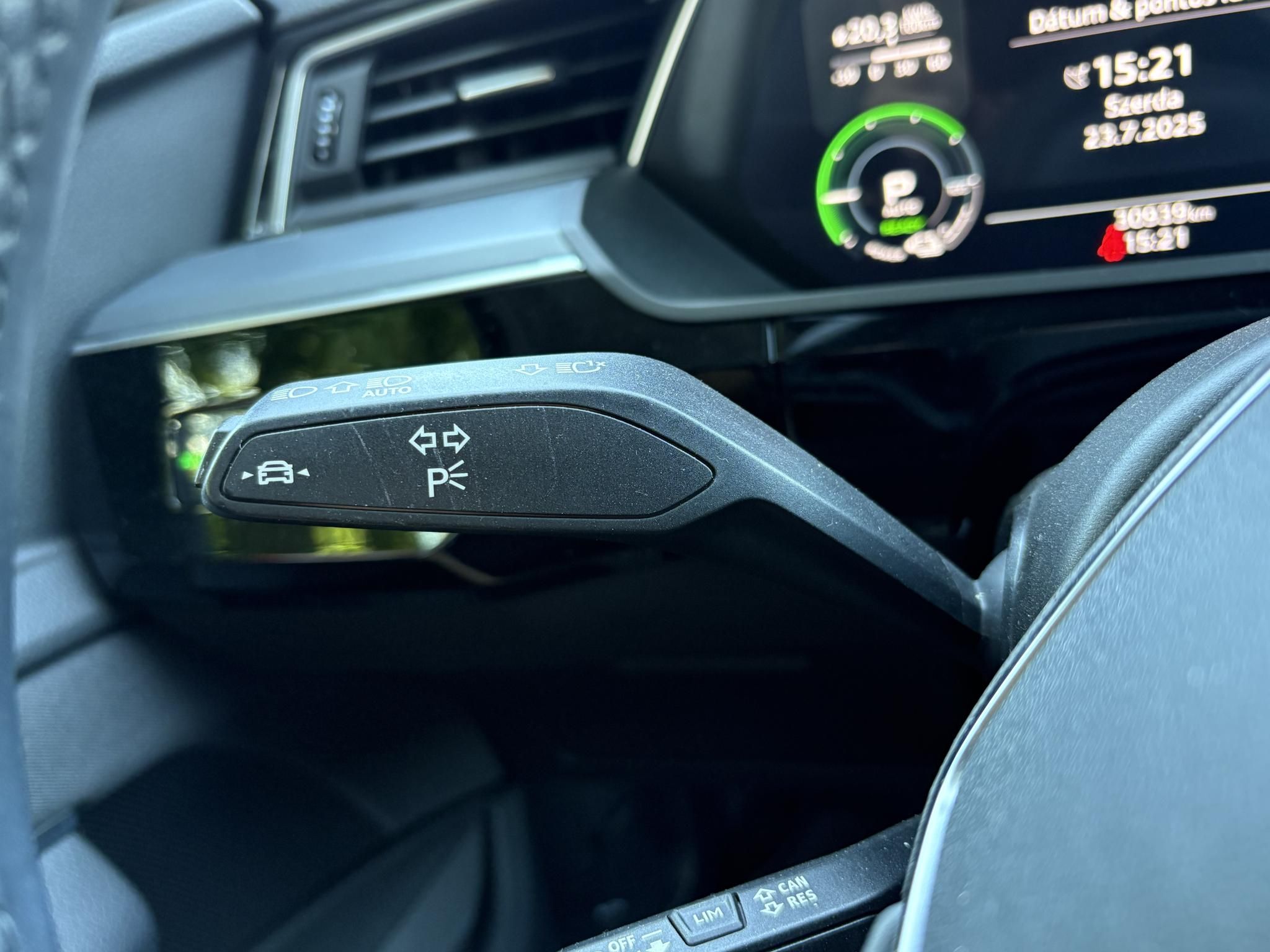 AUDI E-TRON 50 Advanced quattro (Automata) 30e km. LED Ülésfűtés Virtual Cockpit Kamera Keyless Navi 2 gyári kulcs!