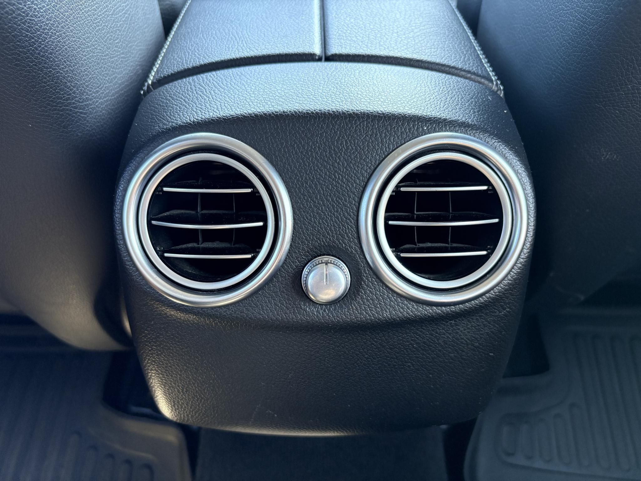 MERCEDES-BENZ GLC 220 d 4Matic 9G-TRONIC AMG csomag. LED Távtartó Head-Up Navi 360 kamera Bluetooth Megkímélt!