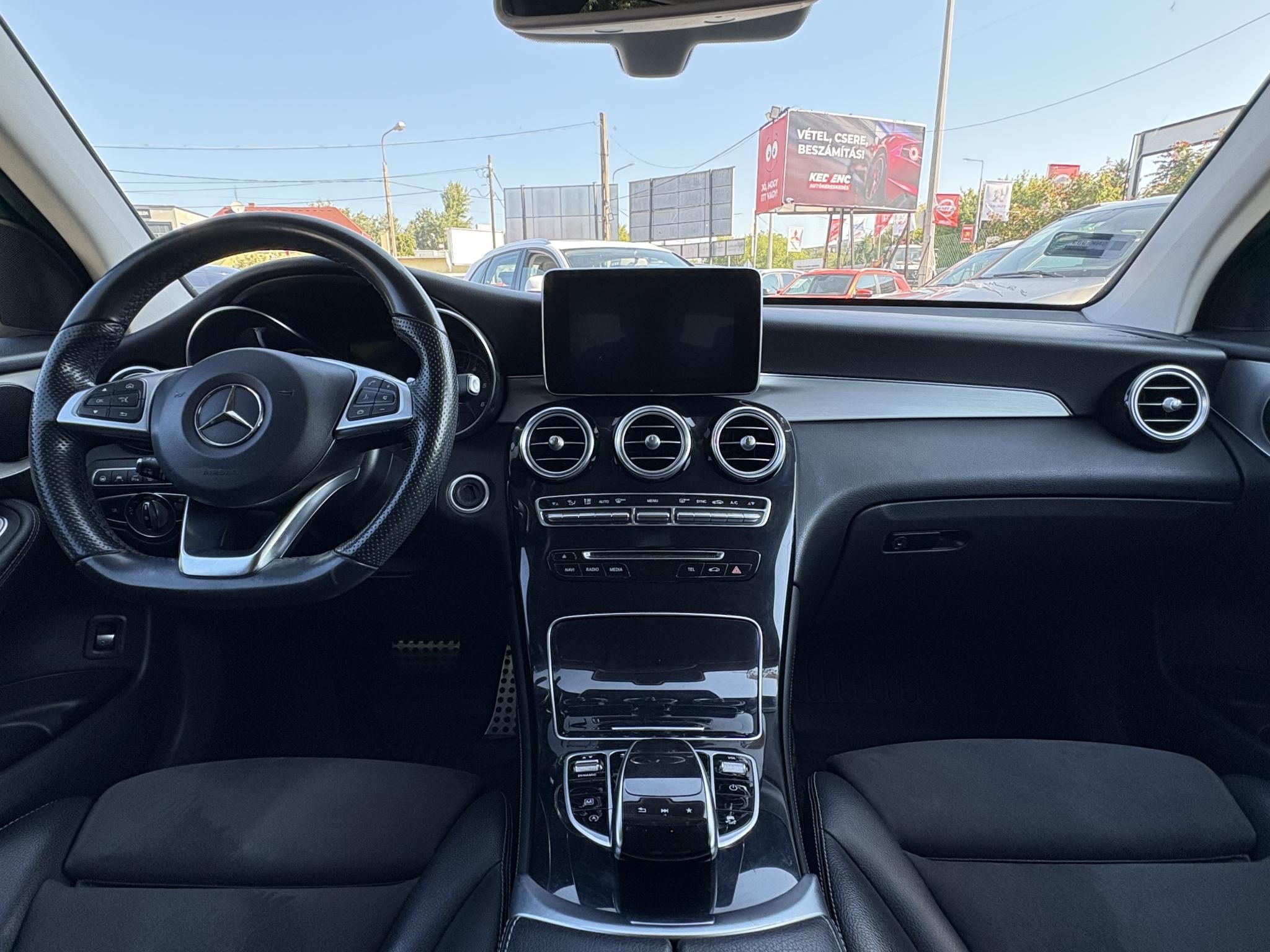 MERCEDES-BENZ GLC 220 d 4Matic 9G-TRONIC AMG csomag. LED Távtartó Head-Up Navi 360 kamera Bluetooth Megkímélt!