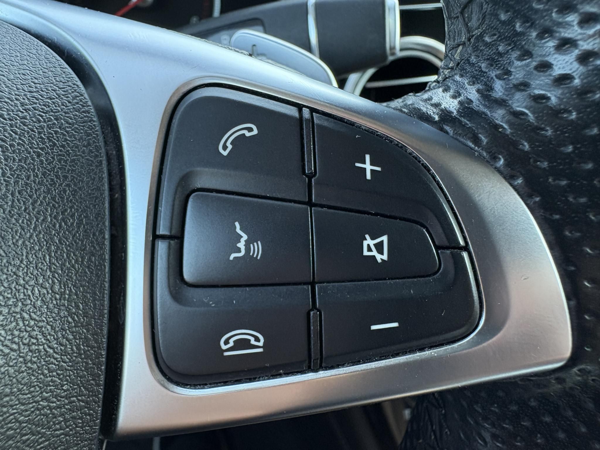 MERCEDES-BENZ GLC 220 d 4Matic 9G-TRONIC AMG csomag. LED Távtartó Head-Up Navi 360 kamera Bluetooth Megkímélt!