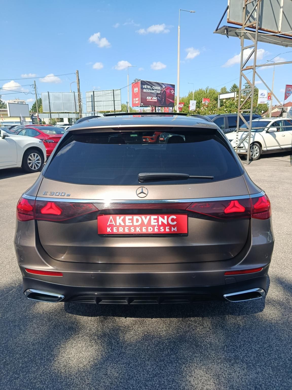 MERCEDES-BENZ E 300 e T 9G-TRONIC Plug-in hybrid 4D Burmester hifi 3DX2 kijelző Panorámatető Masszázs ülések 4X!