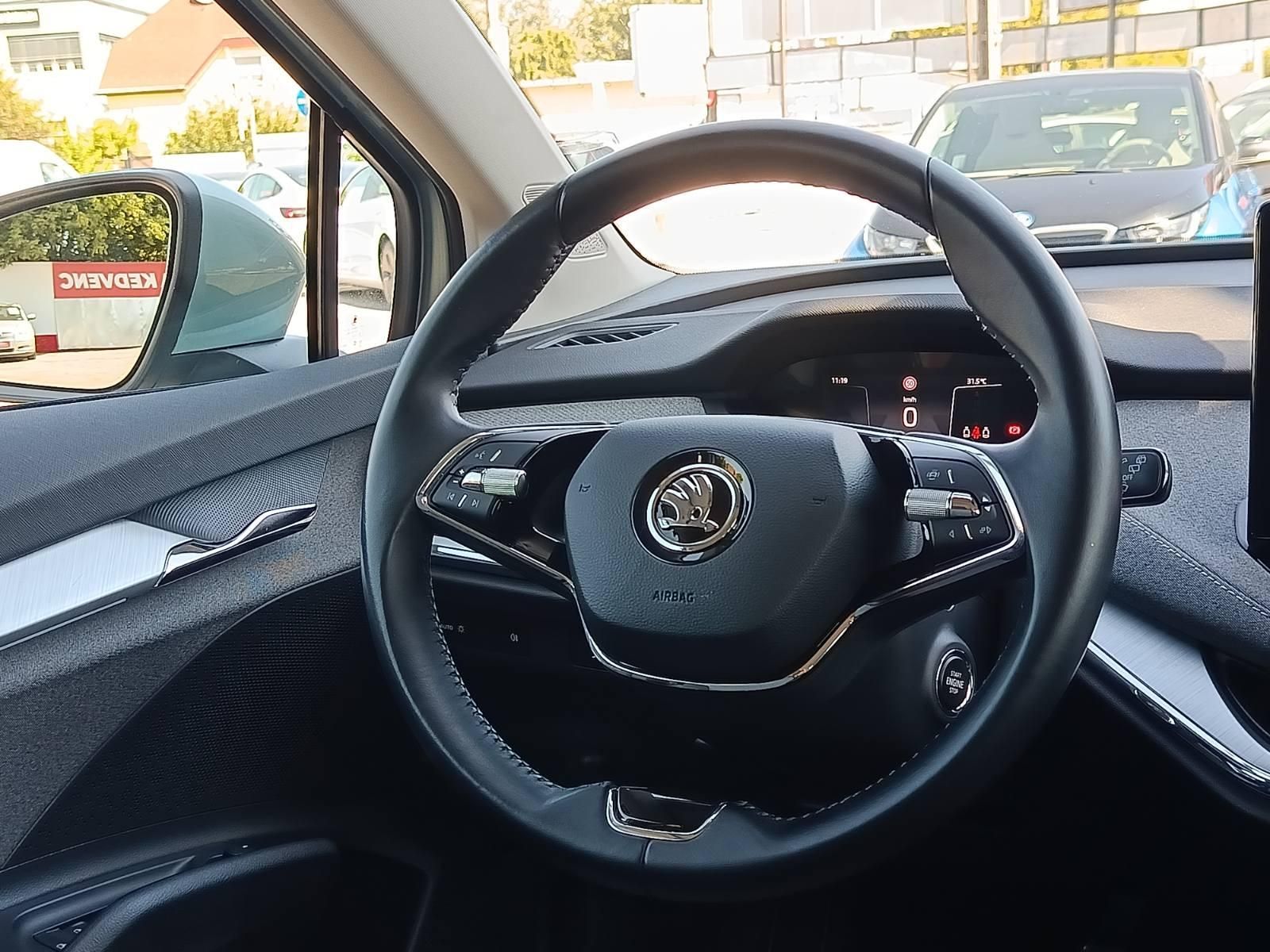 SKODA ENYAQ iV 60 400 km-es hatótáv. tágas beltér. kitűnő állapot. GARANCIA!