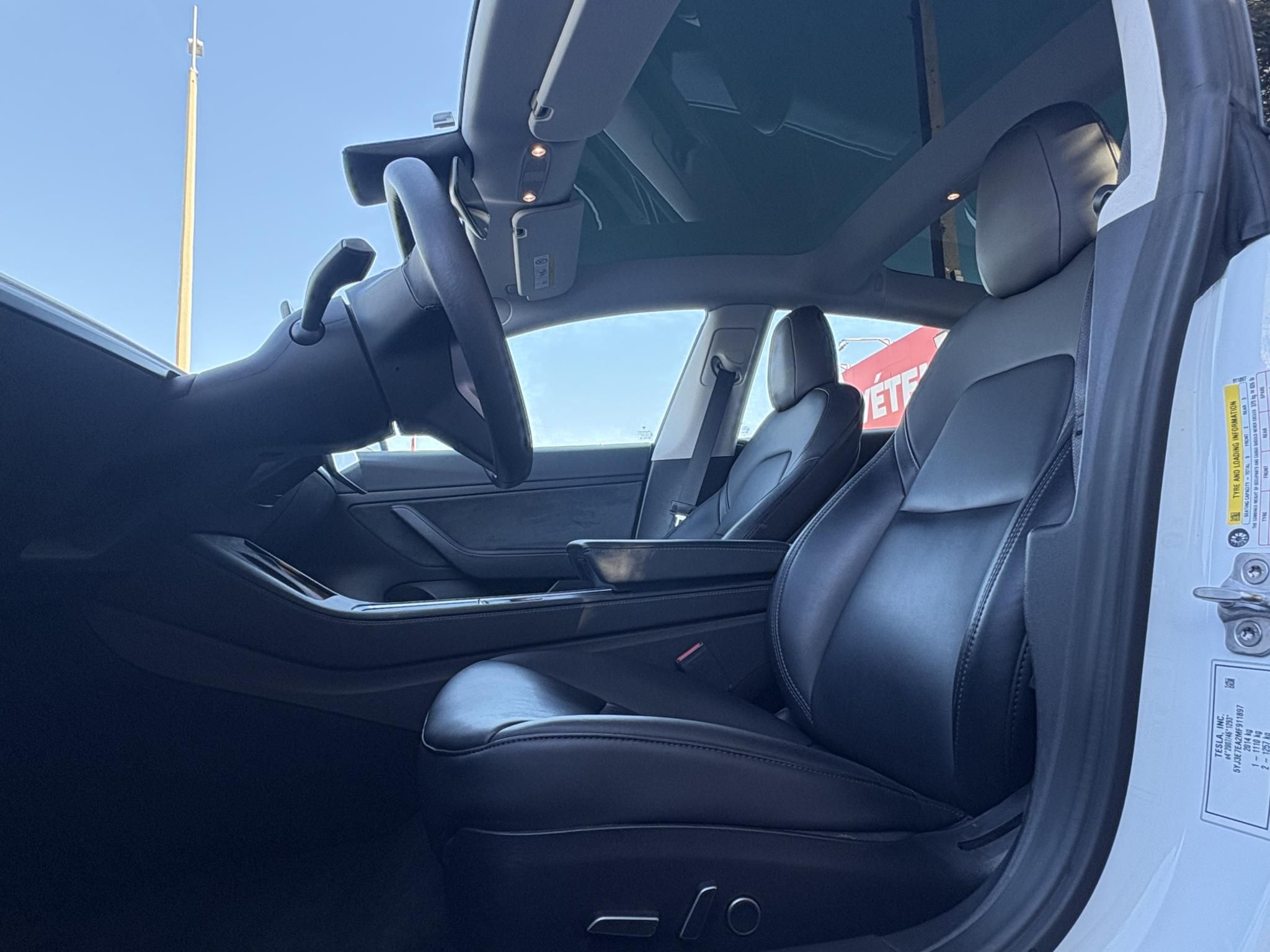 TESLA MODEL 3 Standard Range Plus Aut 62e km. mátrix LED. hőszivattyú. garanciális. premium hifi!