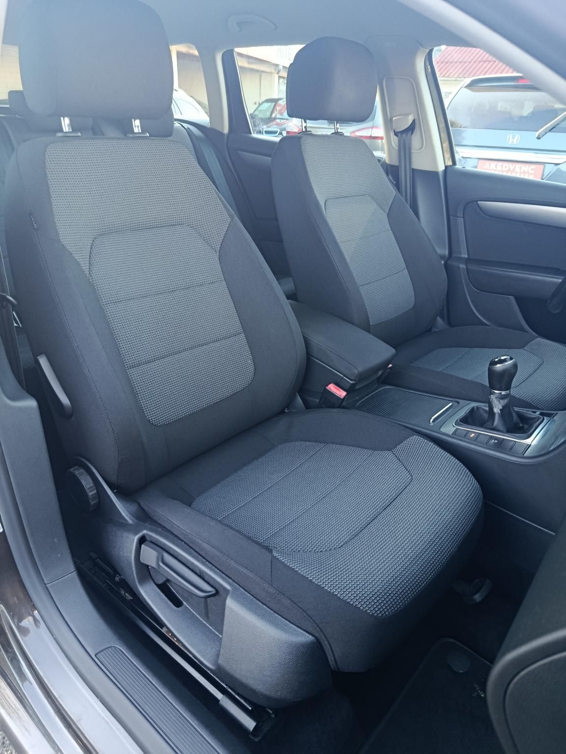 VOLKSWAGEN PASSAT Variant 1.6 CR TDI Comfortline BMT Klíma Tempomat Bluetooth Friss Műszaki!