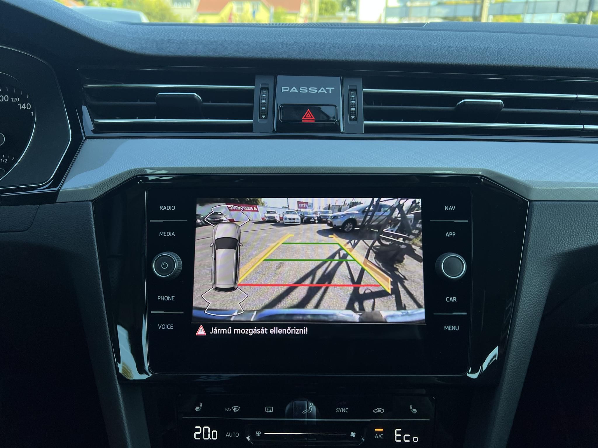 VOLKSWAGEN PASSAT VIII Variant 1.4 TSI GTE Plug-In-Hybrid DSG 97e km. LED Távtartó Carplay Ülésfűtés Kamera 2 töltőkábel!