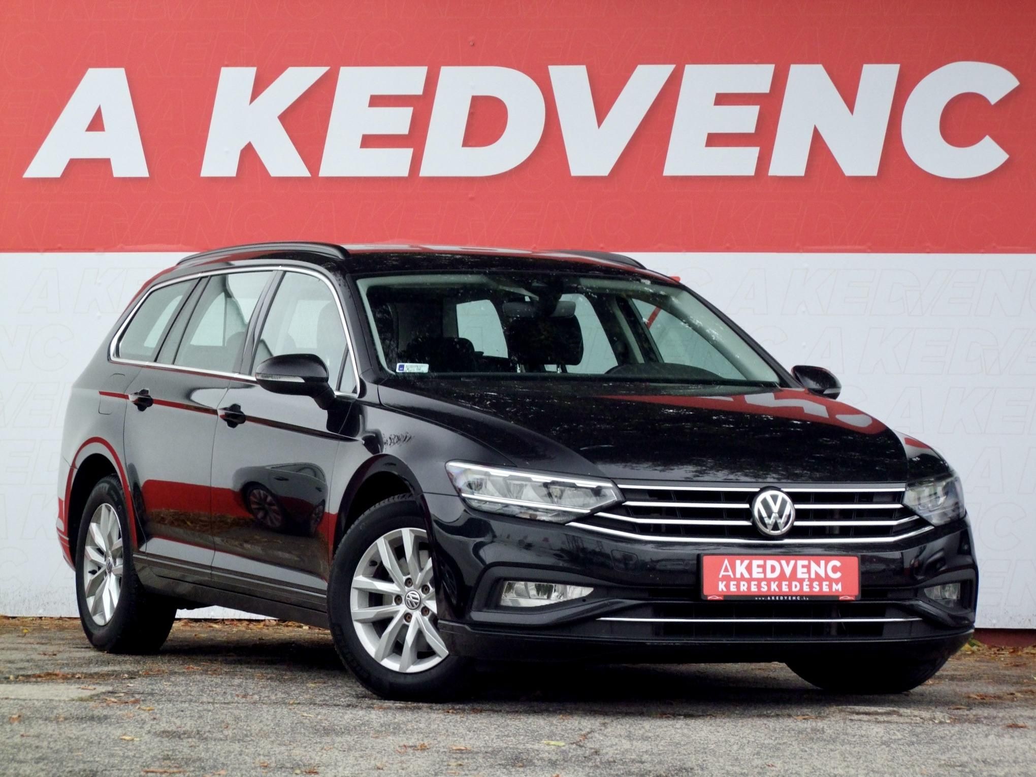 VOLKSWAGEN PASSAT VIII Variant 2.0 TDI SCR Business DSG Végig márkaszervizelt. LED Távtartó Ülésfűtés Navi Bluetooth MEGKÍMÉLT állapot!