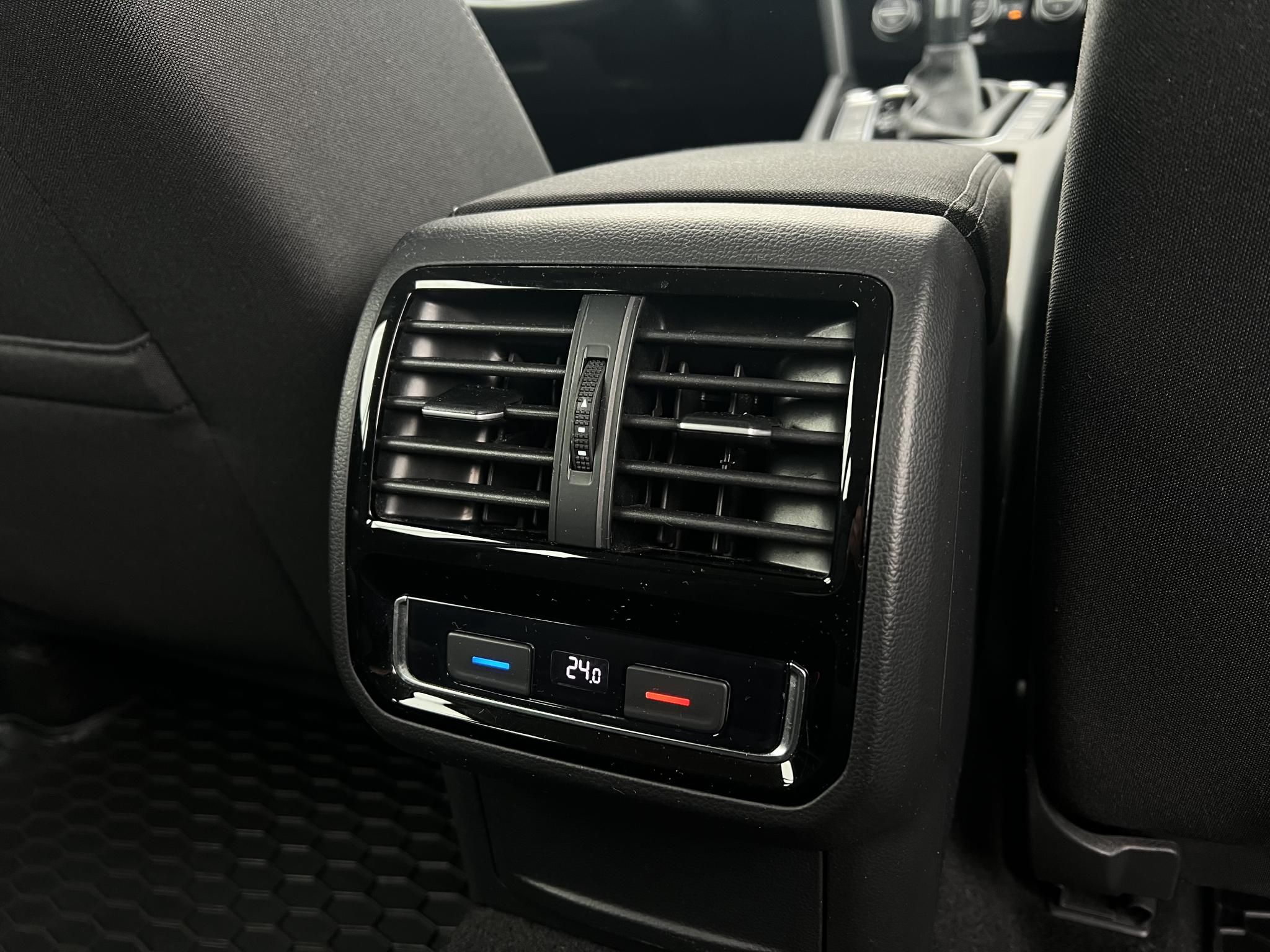 VOLKSWAGEN PASSAT VIII Variant 2.0 TDI SCR Business DSG Végig márkaszervizelt. LED Távtartó Ülésfűtés Navi Bluetooth MEGKÍMÉLT állapot!