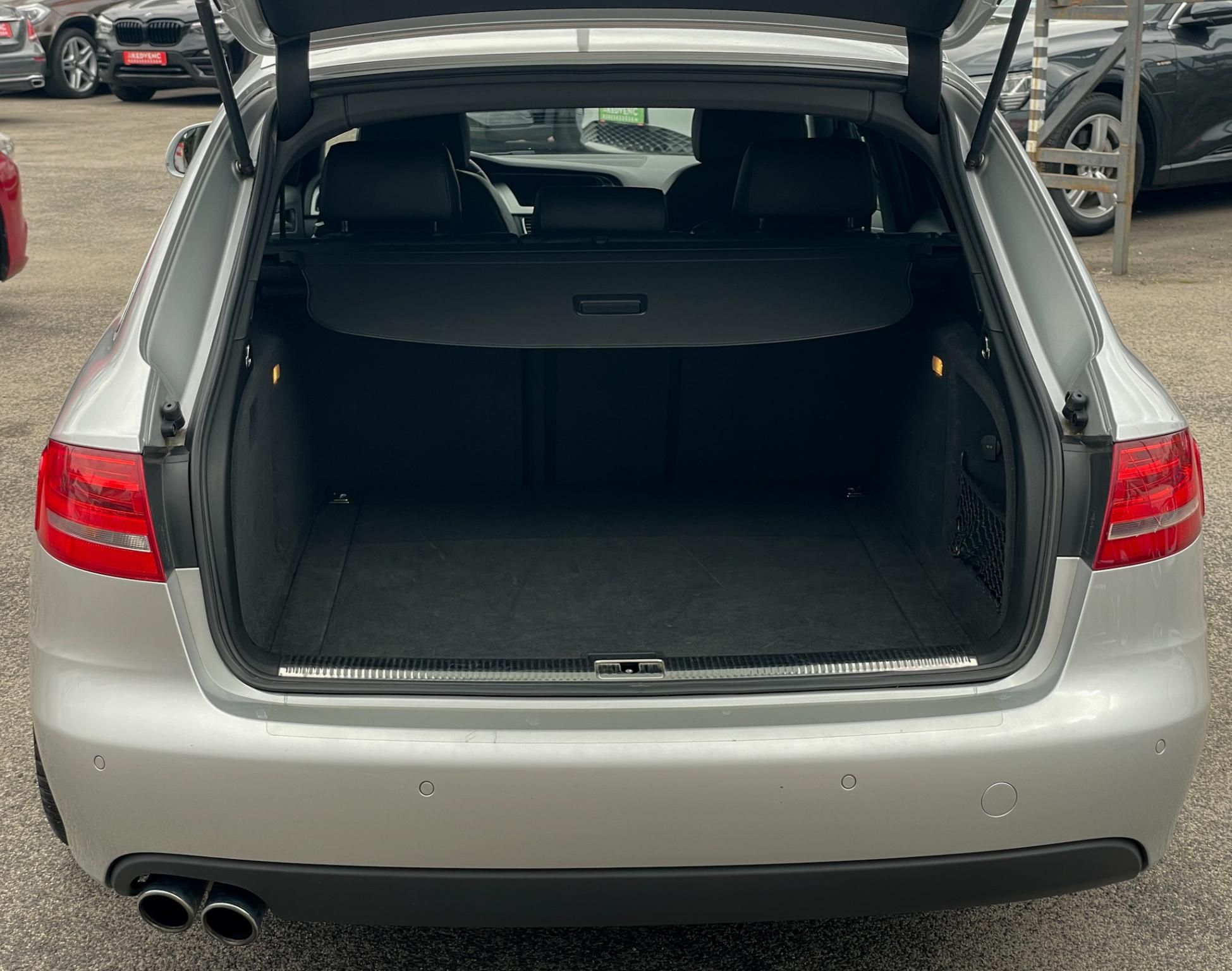 AUDI A4 Avant 2.0 TDI DPF S-line Klíma Tempomat Bluetooth Navi 6 sebességes!