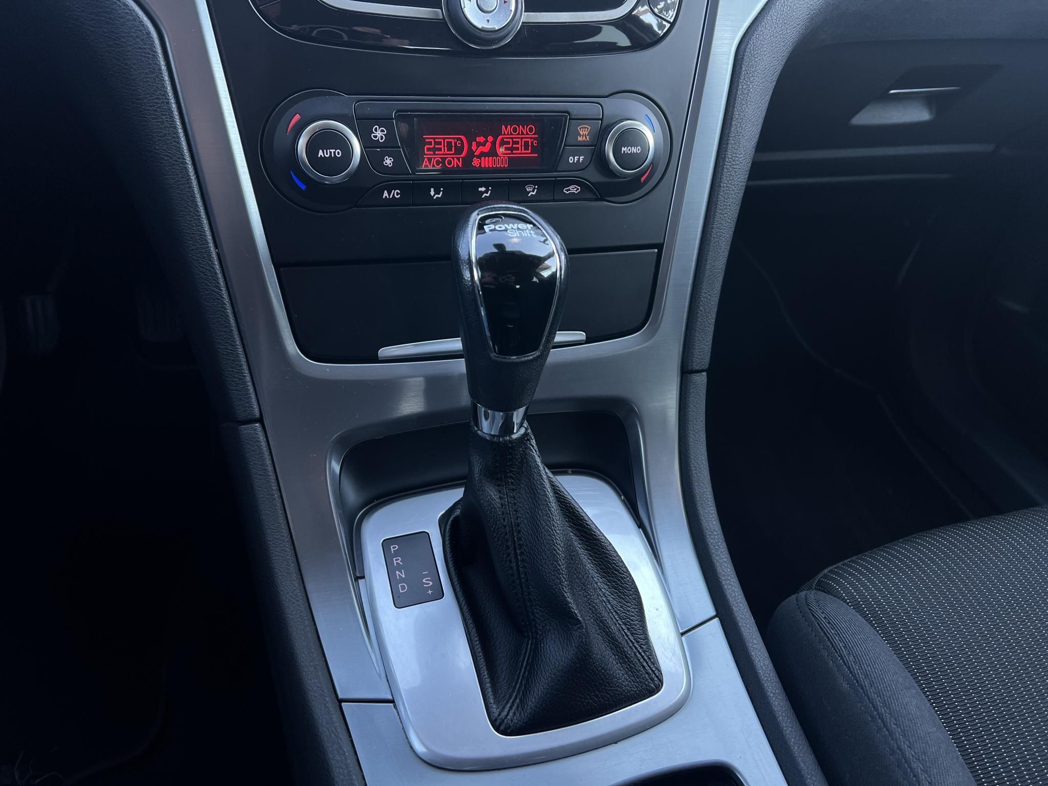 FORD MONDEO 2.0 TDCi Titanium Powershift Xenon Tempomat Keyless Ülésfűtés/hűtés GARANCIÁLIS VÁLTÓ!