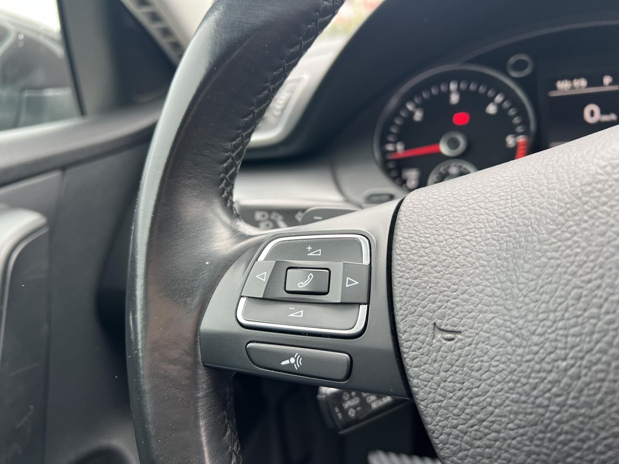 VOLKSWAGEN PASSAT VII Variant 1.6 CR TDI Comfortline BMT DSG M.o.-i. Panorámatető Tempomat Ülésfűtés Bluetooth Vezérlés cserélve!