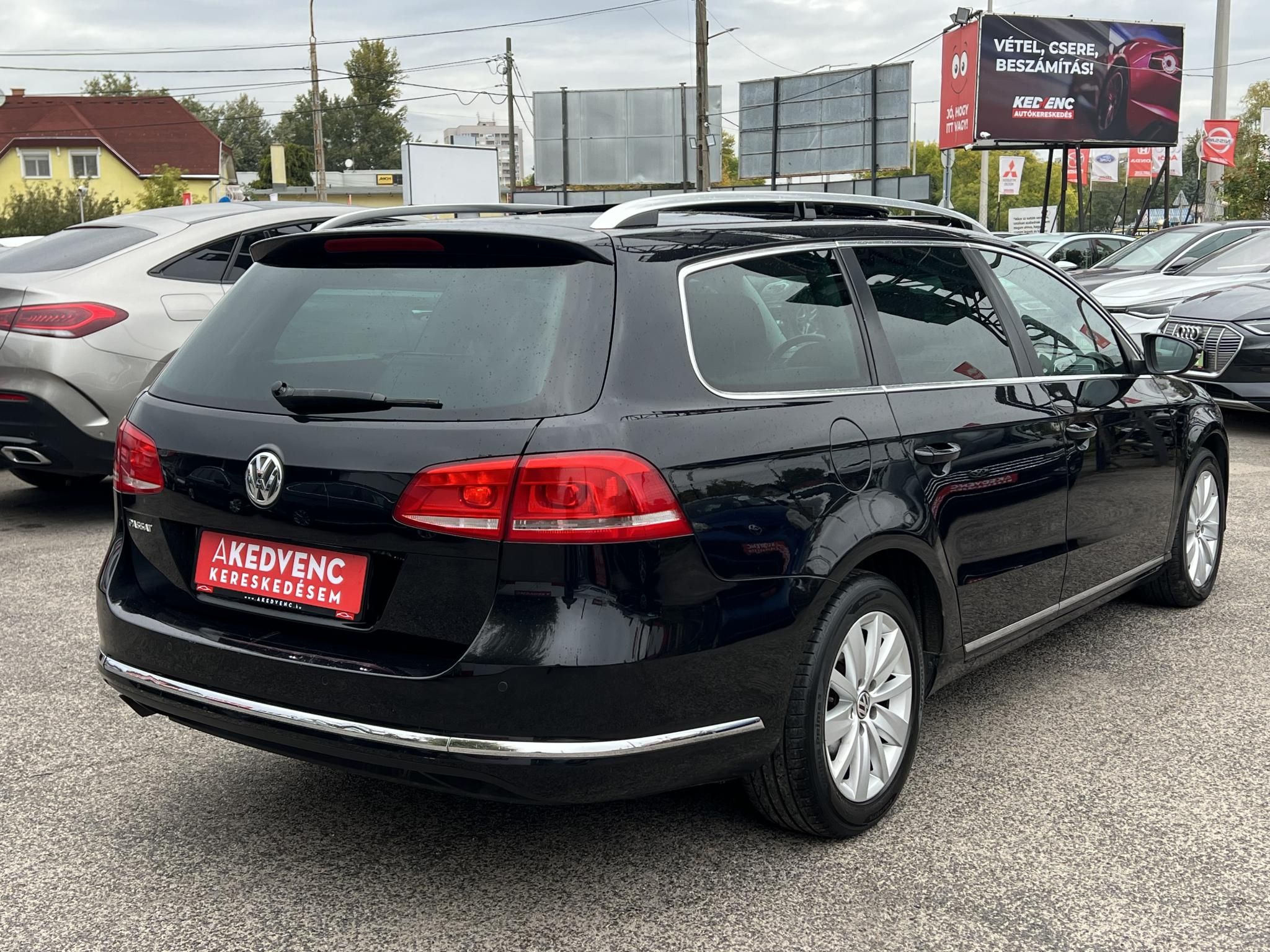 VOLKSWAGEN PASSAT VII Variant 1.6 CR TDI Comfortline BMT DSG M.o.-i. Panorámatető Tempomat Ülésfűtés Bluetooth Vezérlés cserélve!