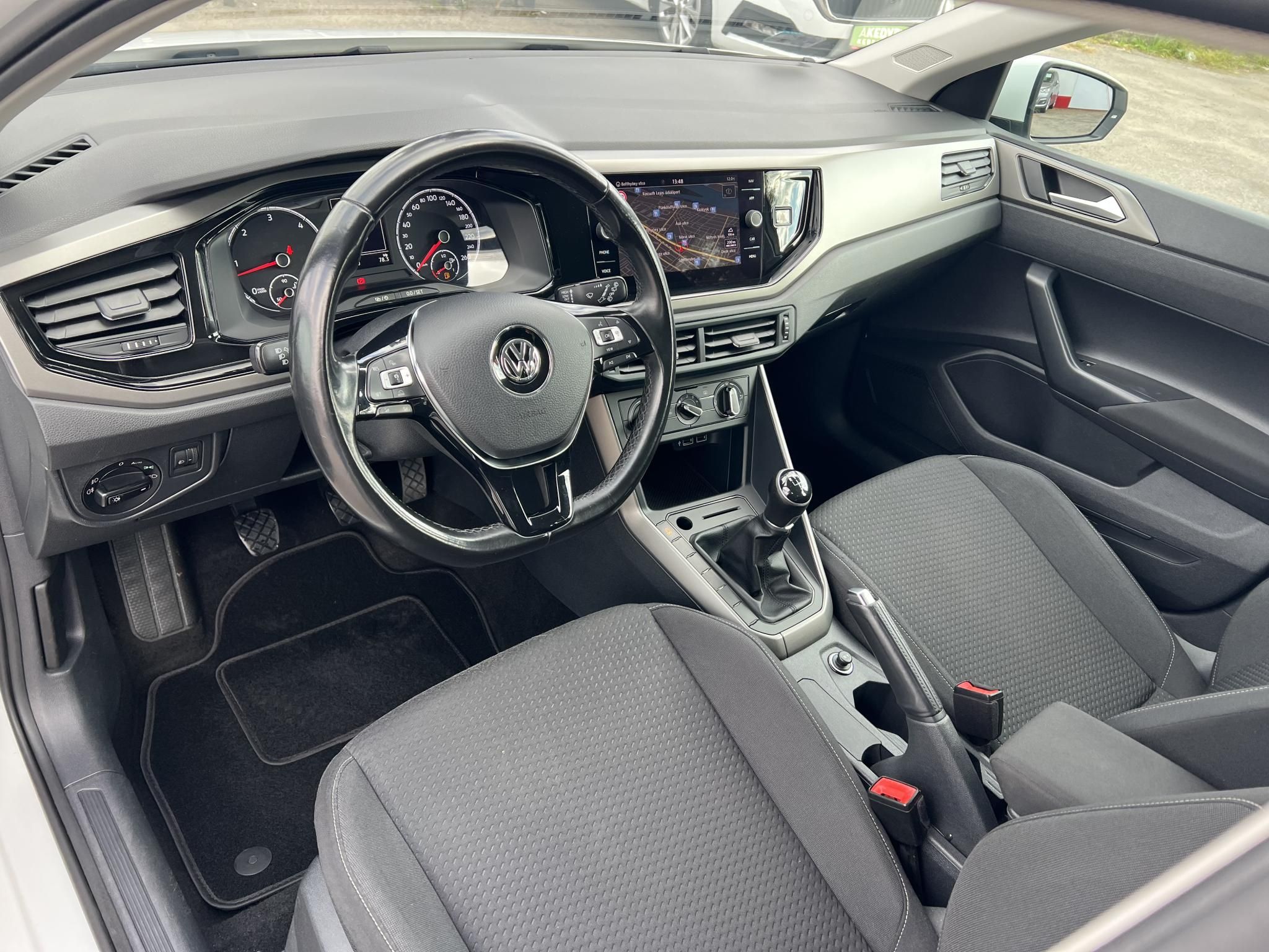 VOLKSWAGEN POLO VI 1.6 TDI SCR Comfortline Klíma Tempomat Navi Bluetooth 4 évszakos gumik!