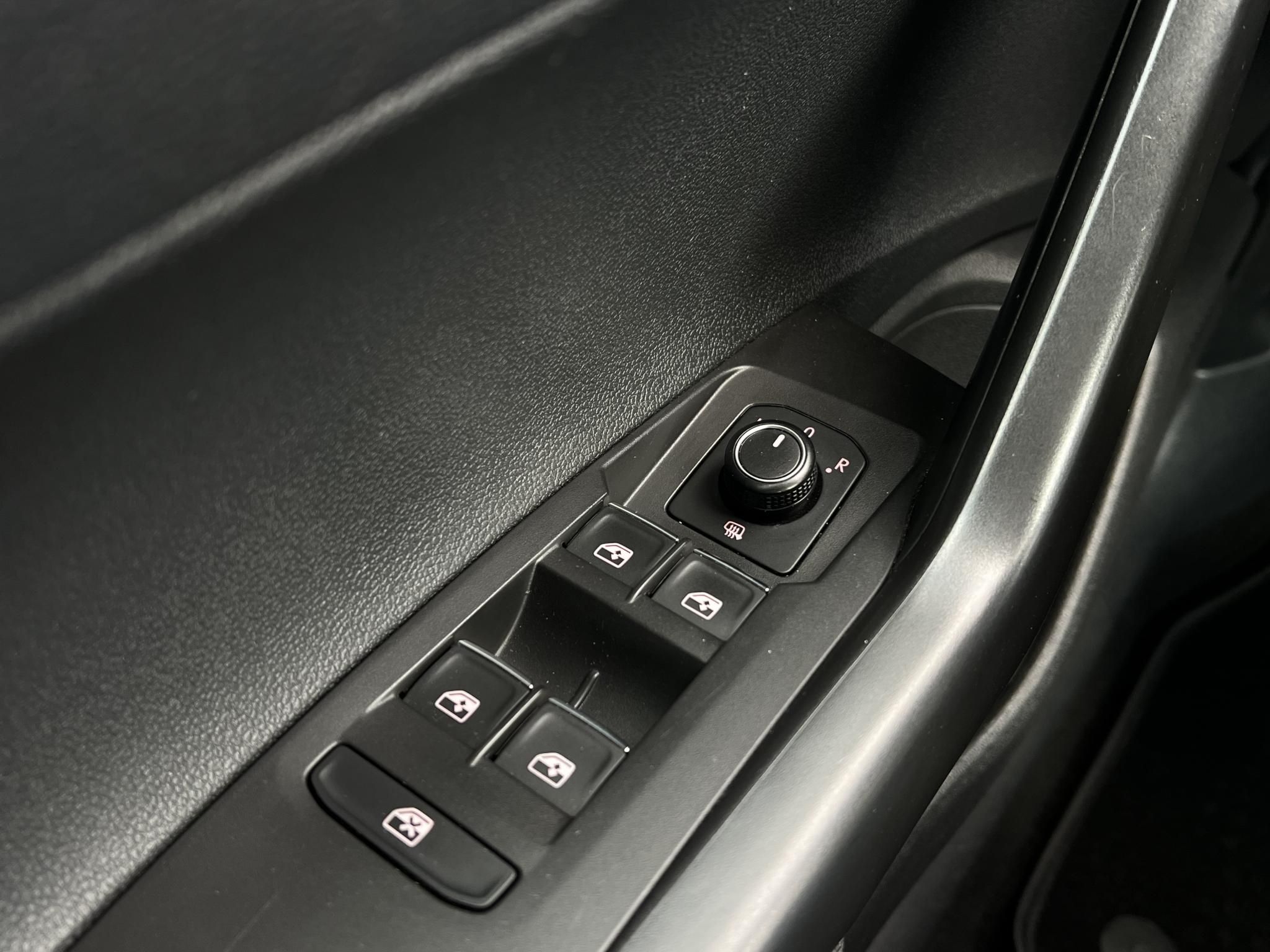 VOLKSWAGEN POLO VI 1.6 TDI SCR Comfortline Klíma Tempomat Navi Bluetooth 4 évszakos gumik!