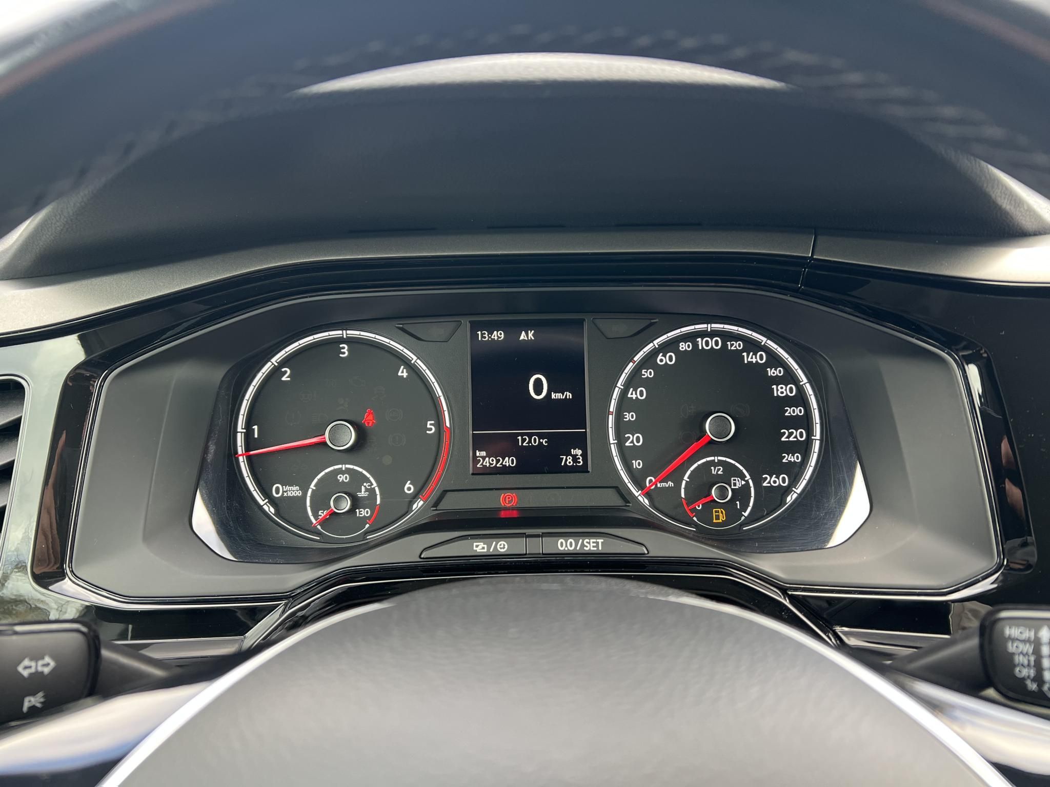 VOLKSWAGEN POLO VI 1.6 TDI SCR Comfortline Klíma Tempomat Navi Bluetooth 4 évszakos gumik!