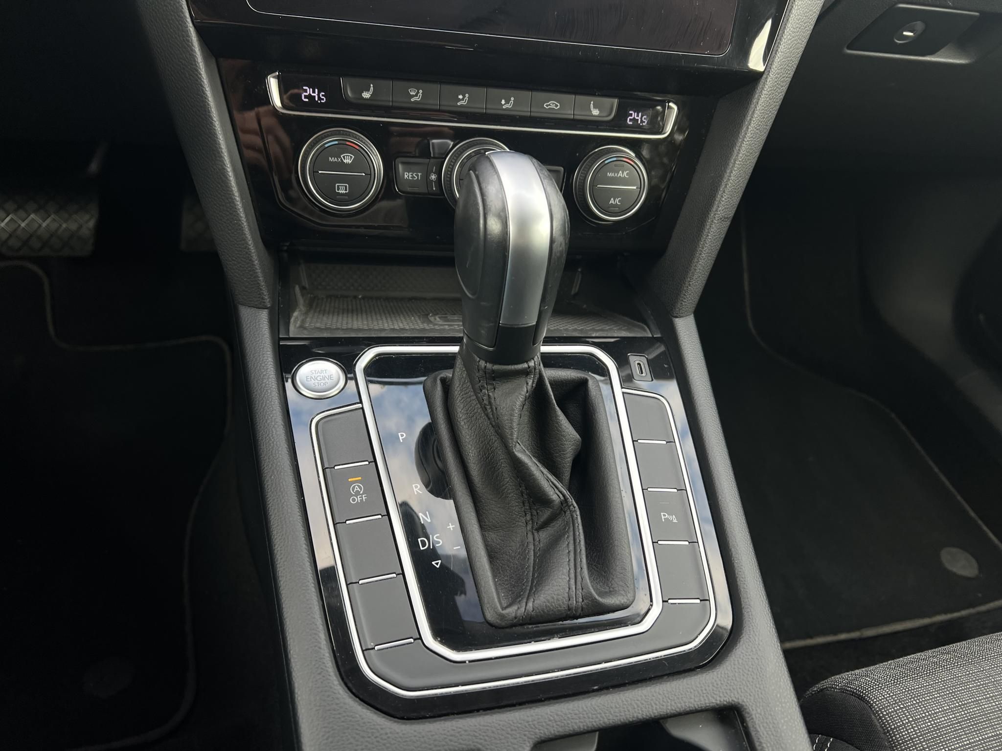 VOLKSWAGEN PASSAT VIII Variant 1.5 TSI ACT Business DSG 109e km. LED Távtartó Kamera Navi Ülésfűtés Bluetooth Téli-nyári kerék!